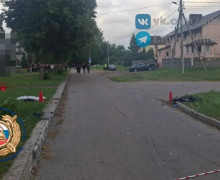 В Калининграде автомобиль сбил трёх пешеходов, погиб ребёнок