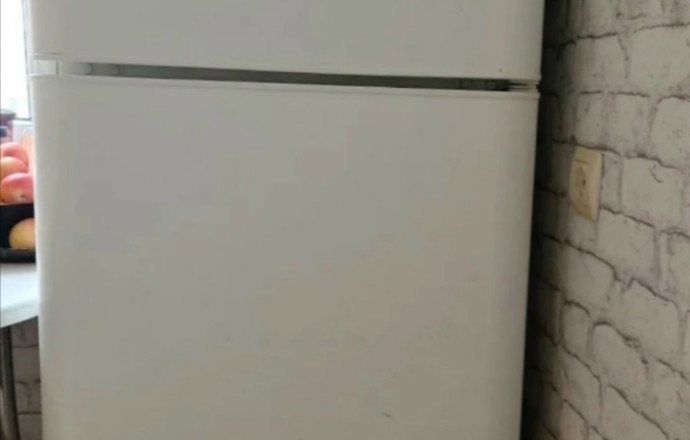 Продам двухкамерный холодильник INDESIT