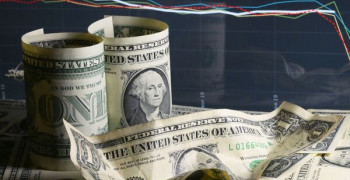 Впервые в истории: на однодолларовых купюрах появится автограф президента США