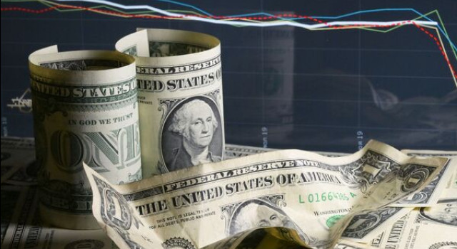 Впервые в истории: на однодолларовых купюрах появится автограф президента США