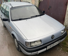 Volkswagen Passat, 1992