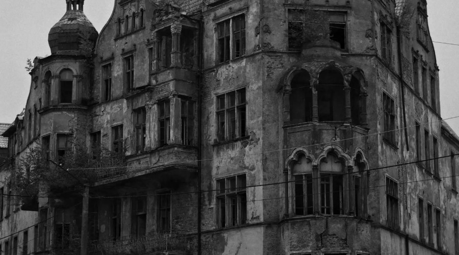 Советск в чёрно-белых тонах: прогулка по городу
