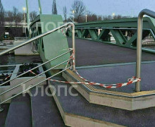 На Философском мосту в Калининграде частично демонтировали покрытие и ограничили проход