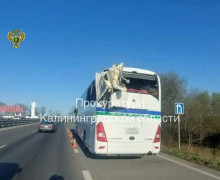 Подробности ДТП с участием автобуса и автокрана на трассе под Калининградом