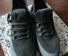 Продам кроссовки р. 37