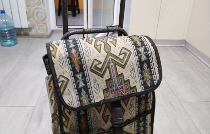 Продам хозяйственную сумку на колёсах