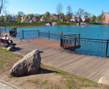 В Калининграде выявили незаконные заборы у озера Поплавок