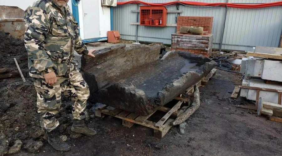 Археологи в Альтштадте: после лодки-долблёнки найдены монеты, доспехи и печать с кораблём