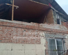 В Яблоневке из-за непогоды пострадала кровля дома на Калининградском шоссе