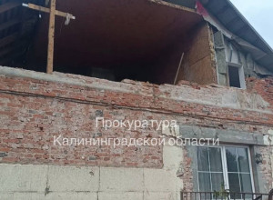 В Яблоневке из-за непогоды пострадала кровля дома на Калининградском шоссе