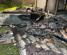 «На втором этаже просто звёздное небо»: семья из посёлка под Калининградом лишилась крыши из-за пожара