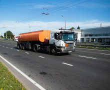 Дефицит бензина в Калининграде привёл к очередям на АЗС и сокращению автобусных рейсов