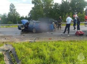Спасатели деблокировали двух пострадавших в ДТП на выезде из Калининграда