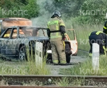 В Гусеве рядом с железнодорожными путями произошёл взрыв и пожар в автомобиле Mercedes
