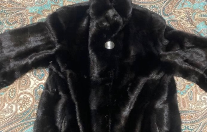 Продам натуральную шубу из норки