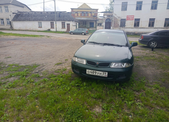 Mitsubishi Carisma, 1997