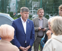 Жители Тобольской в Калининграде рассказали о разбитых проездах и сырых стенах
