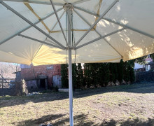 Продам уличный зонт размером 4х4