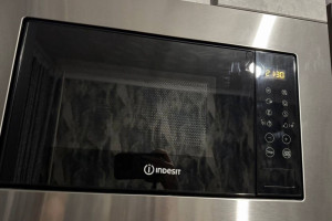 Встраиваемая микроволновая печь Indesit MWI 120 GX