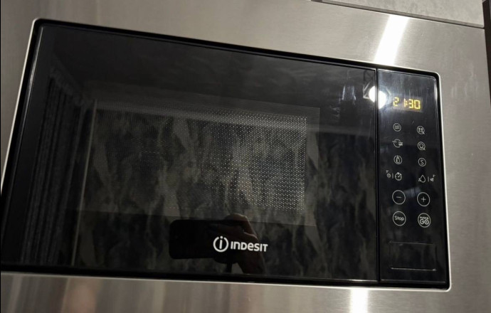 Встраиваемая микроволновая печь Indesit MWI 120 GX
