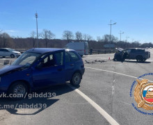 ДТП с двумя легковыми автомобилями на Приморском кольце в Зеленоградском районе