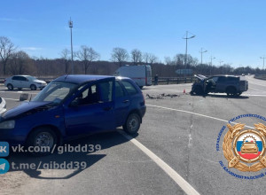ДТП с двумя легковыми автомобилями на Приморском кольце в Зеленоградском районе