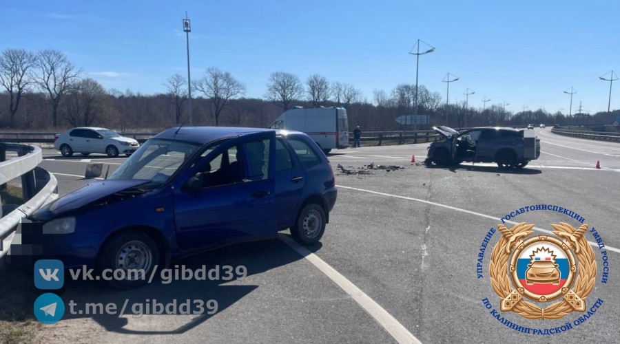 ДТП с двумя легковыми автомобилями на Приморском кольце в Зеленоградском районе