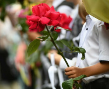 День знаний в приграничном Мамоново: школа-ровесница региона встретила первоклассников