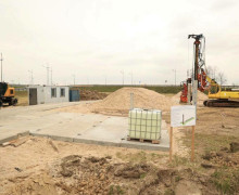 На проспекте Невского в Калининграде начали монтаж въездного знака