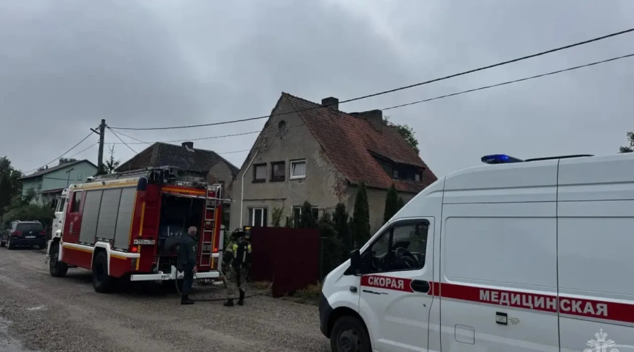 В Черняховском округе при тушении пожара в доме обнаружено тело мужчины