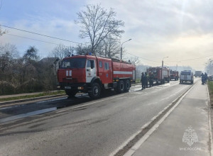В Гвардейском округе произошел пожар, уничтоживший крышу жилого дома