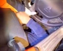 Спасатели извлекли водителя из кабины перевернувшегося мусоровоза возле «Акоруса»