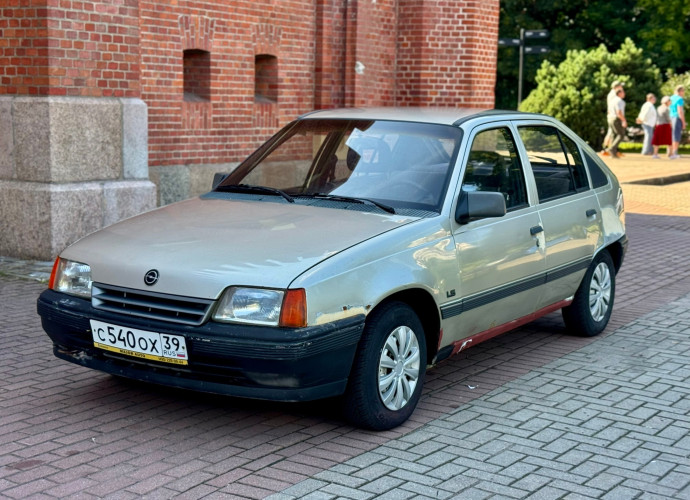 Opel Kadett, 1989