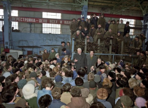 Визит Бориса Ельцина на завод «Янтарь» в Калининграде: 7 февраля 1991 года