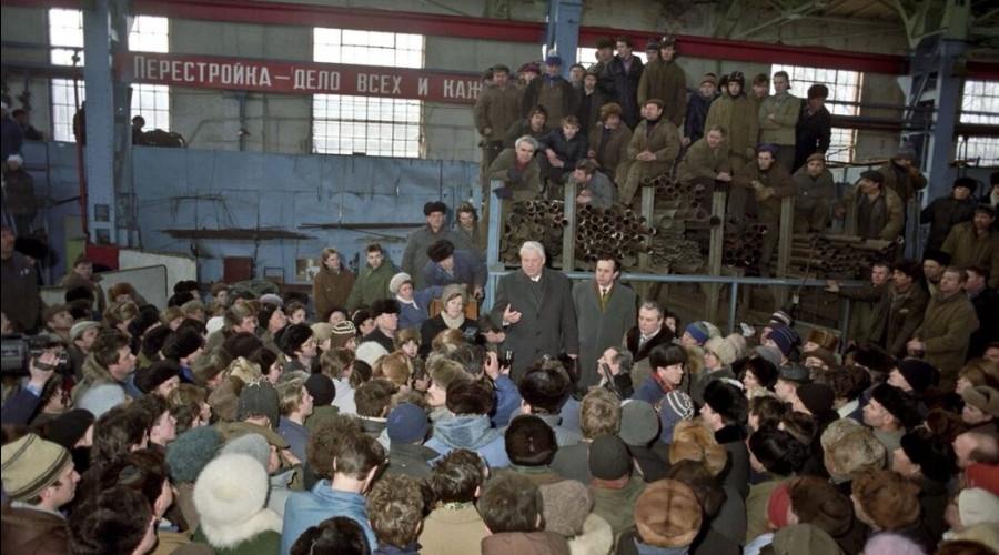 Визит Бориса Ельцина на завод «Янтарь» в Калининграде: 7 февраля 1991 года