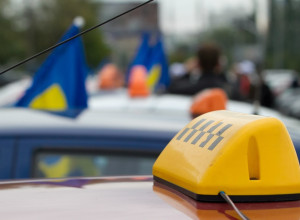 В Калининграде на фоне жары и топливного ажиотажа выросли цены на такси