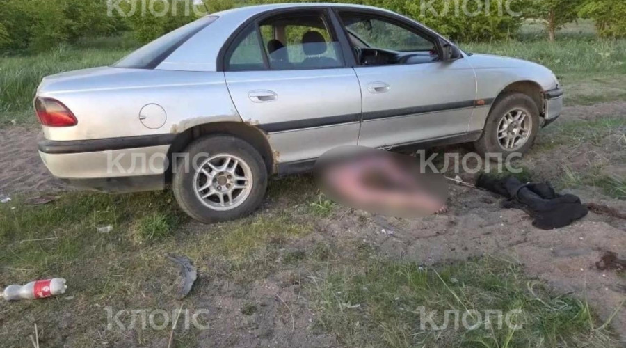 На окраине Калининграда под автомобилем обнаружено тело мужчины