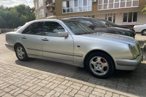 Mercedes-Benz E-класс, 
