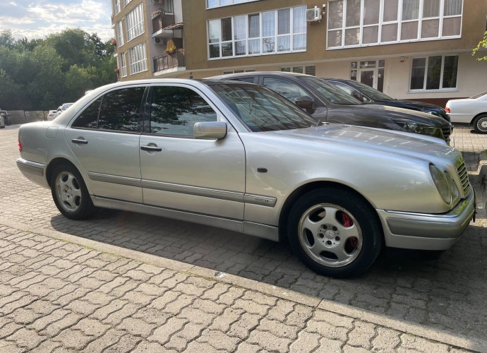 Mercedes-Benz E-класс, 