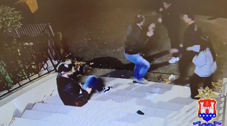 Суд вынес приговор калининградцам, напавшим на супружескую пару у бара на Коммунальной