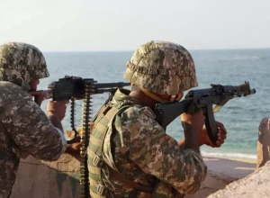 МИД Ирана: Тегеран не пропускает через Ормузский пролив суда США и Израиля