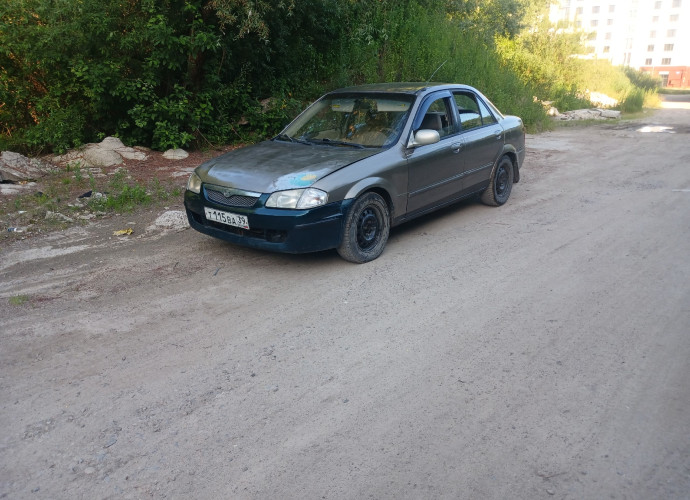 Mazda 323, 
