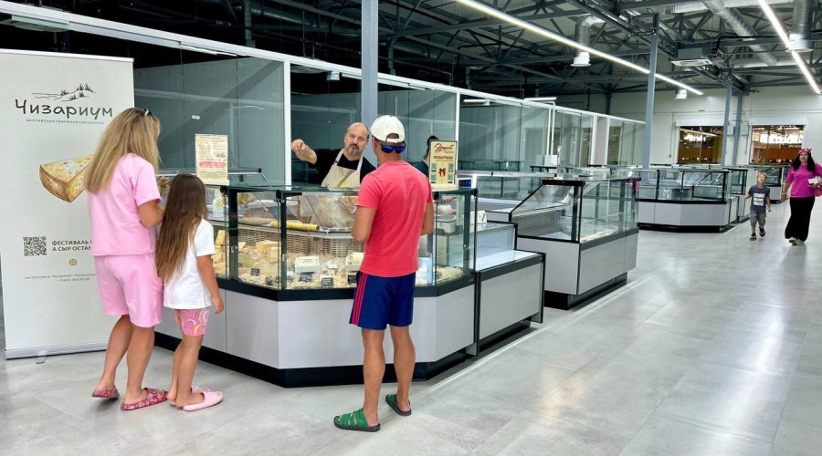 В Калининграде открыли новый фермерский рынок на улице Промышленной