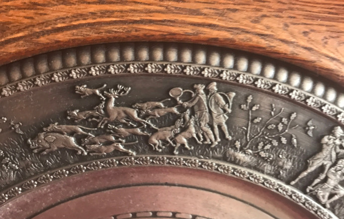 Продам настенные часы. Винтаж. Олово. Дубовая рама. Германия.