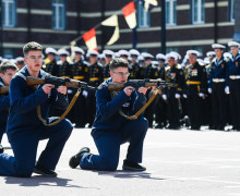 Последний звонок у нахимовцев в Калининграде: вместо колокольчика — рында