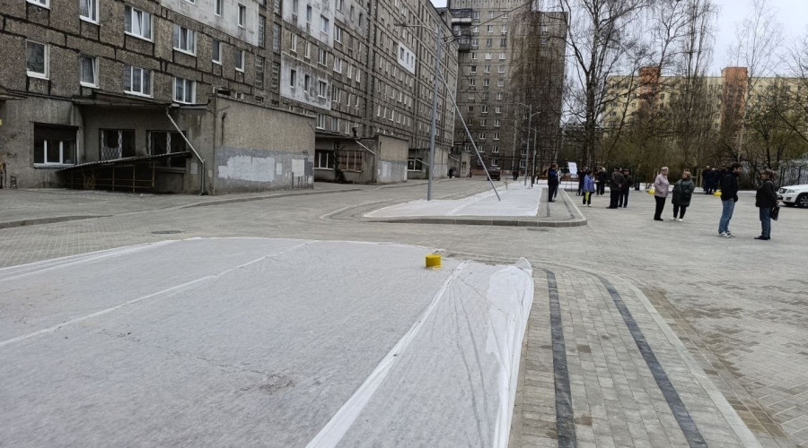 Ремонт двора на набережной Трибуца в Калининграде завершён