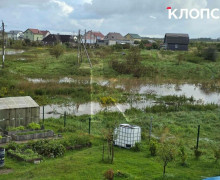 В Яблоневке после ливней вода затопила поля и подошла к частным участкам