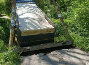 В Светловском округе грузовик разрушил мостик, оставив жителей СНТ без проезда к домам