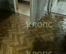 В Балтийске ливневые воды затопили многоэтажку из-за поврежденной кровли