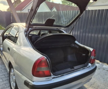 Mitsubishi Carisma, 2000